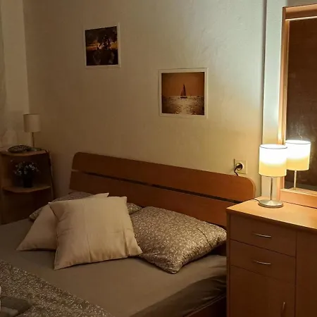 Lejla Apartament *