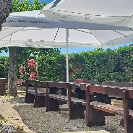 Apartament Lejla *